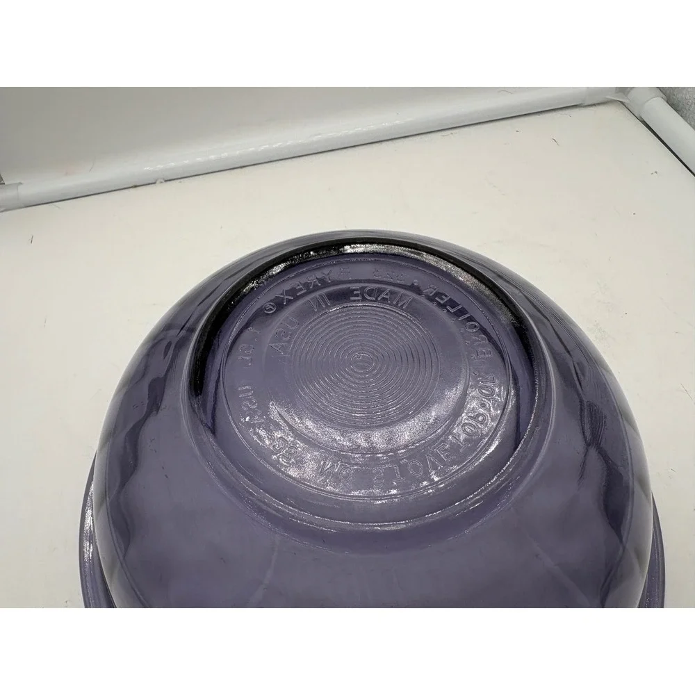 Pyrex vintage amethyst